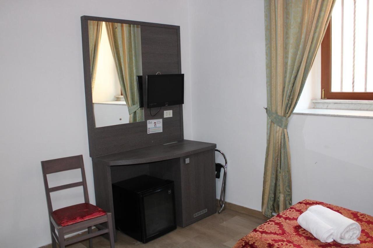 Hotel Center 2 Roma Esterno foto